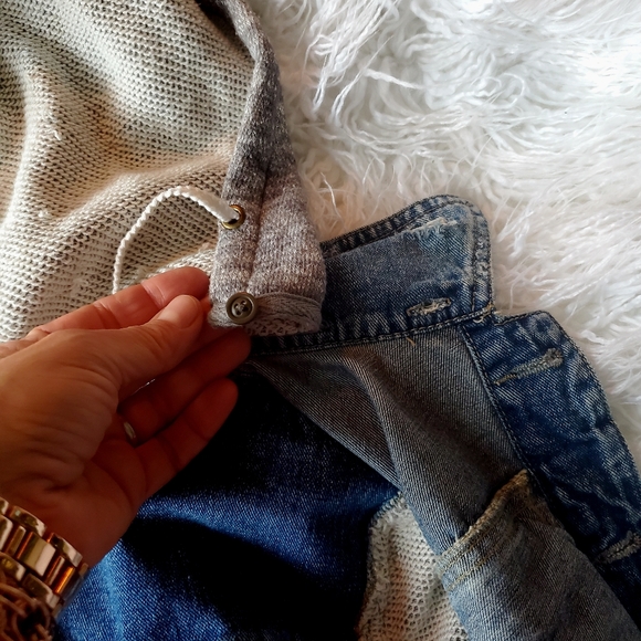 FREE PEOPLE Distressed Denim jacket with removable hood - Picture 6 of 8